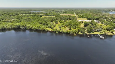 2570 Highway 17 Crescent City FL 32112