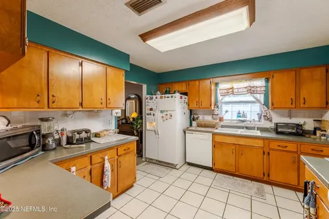 8193 Caravelle Drive Jacksonville FL 32244