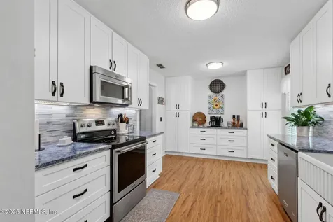 10885 Steeding Horse Drive Jacksonville FL 32257