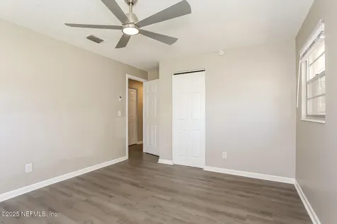 1078 Knoll Cove Jacksonville FL 32221