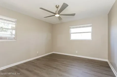 1078 Knoll Cove Jacksonville FL 32221