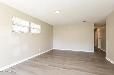 1078 Knoll Cove Jacksonville FL 32221