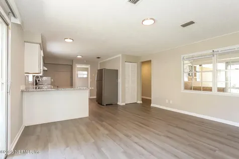 1078 Knoll Cove Jacksonville FL 32221