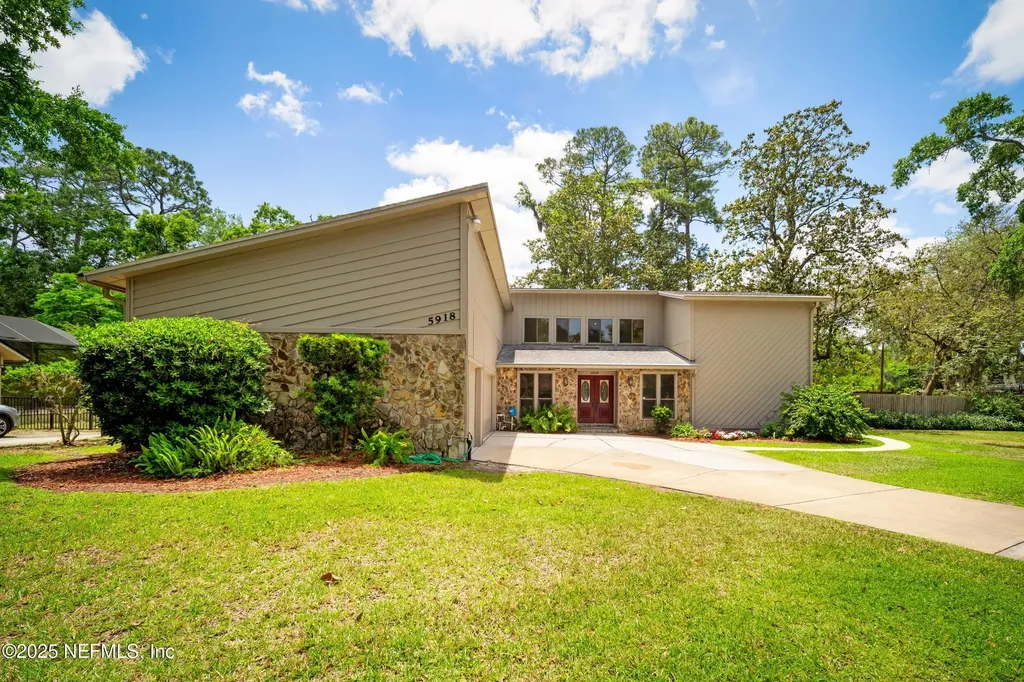 5918 Saxony Woods Lane Jacksonville FL 32211