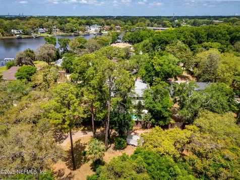 5918 Saxony Woods Lane Jacksonville FL 32211
