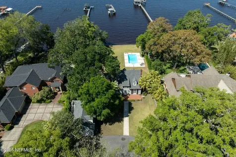 1301 Redbud Lane Jacksonville FL 32207