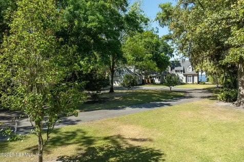 1301 Redbud Lane Jacksonville FL 32207