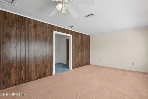 872 Graybar Court Jacksonville FL 32221