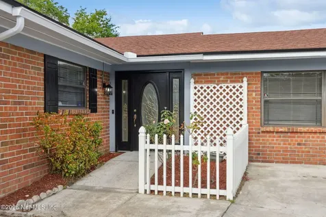 872 Graybar Court Jacksonville FL 32221