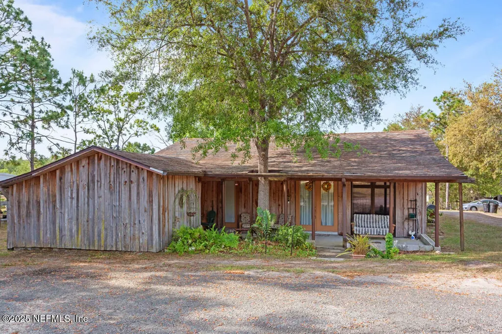 335 S Carolina Street Hawthorne FL 32640