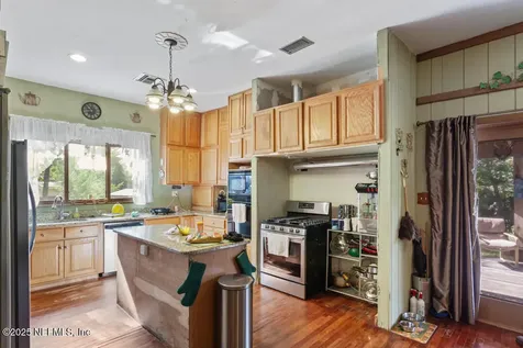 335 S Carolina Street Hawthorne FL 32640