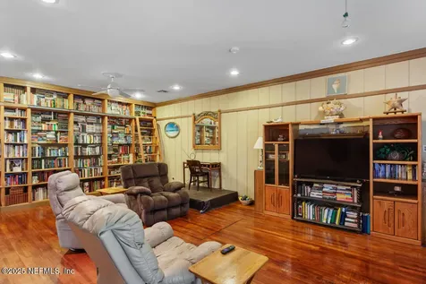335 S Carolina Street Hawthorne FL 32640