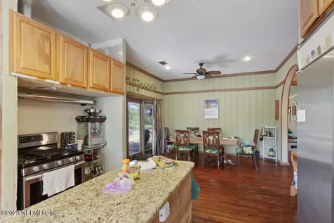 335 S Carolina Street Hawthorne FL 32640