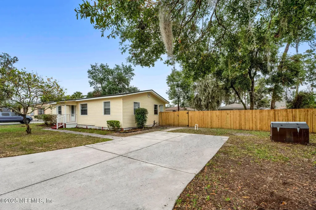 4624 Bird Avenue Jacksonville FL 32207