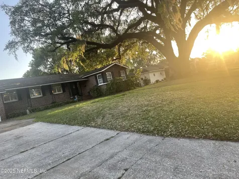 930 Waterman Road N Jacksonville FL 32207