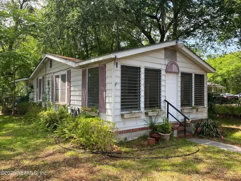 1134 Pangola Drive Jacksonville FL 32205
