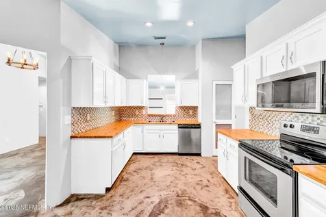 3821 Autumn Leaf Court Jacksonville FL 32246