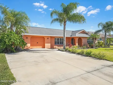40 Clarendon Court N Palm Coast FL 32137