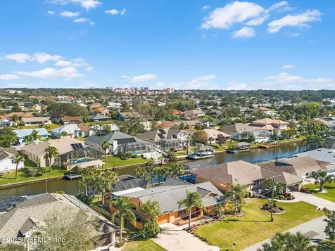 40 Clarendon Court N Palm Coast FL 32137
