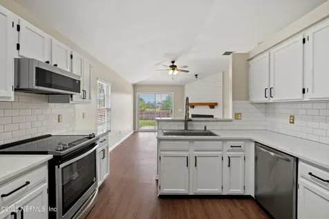 4467 Rocky River Road W Jacksonville FL 32224