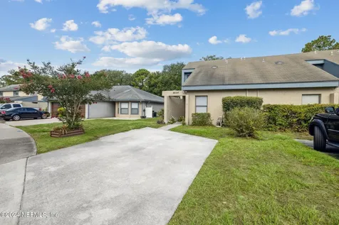 8634 Greatpine Lane W Jacksonville FL 32244