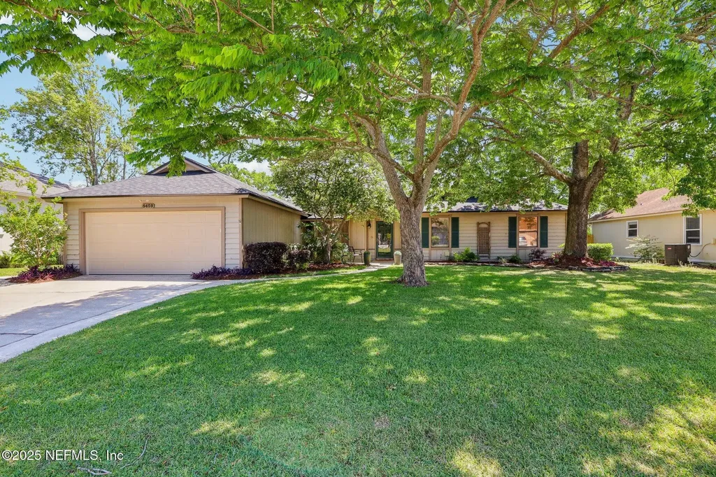 8459 Sand Point Drive W Jacksonville FL 32244