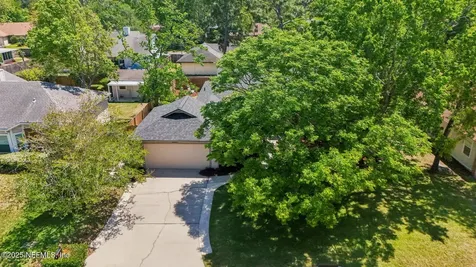 8459 Sand Point Drive W Jacksonville FL 32244
