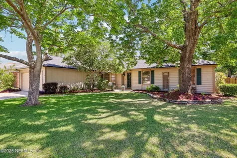 8459 Sand Point Drive W Jacksonville FL 32244