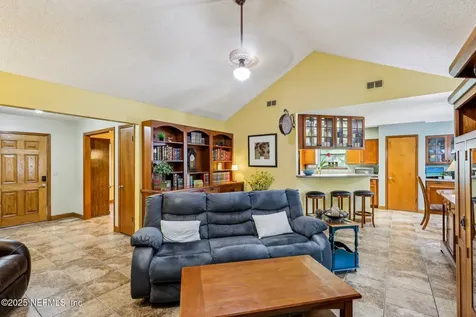 8459 Sand Point Drive W Jacksonville FL 32244