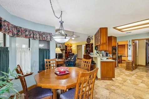 8459 Sand Point Drive W Jacksonville FL 32244