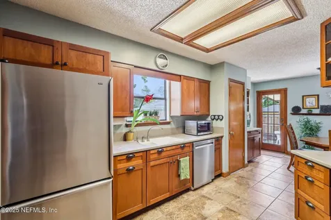 8459 Sand Point Drive W Jacksonville FL 32244