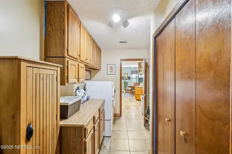 8459 Sand Point Drive W Jacksonville FL 32244