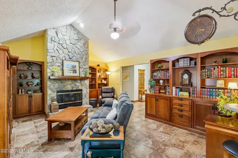8459 Sand Point Drive W Jacksonville FL 32244