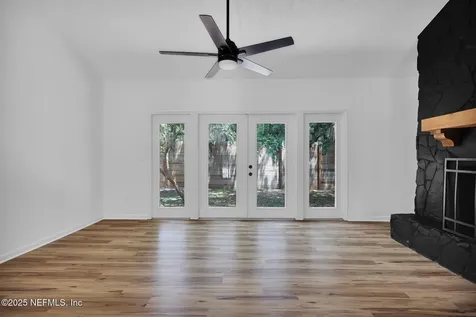 832 Lake Asbury Drive Green Cove Springs FL 32043