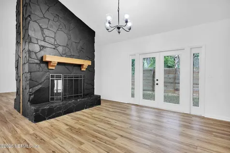 832 Lake Asbury Drive Green Cove Springs FL 32043