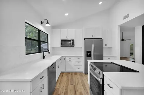 832 Lake Asbury Drive Green Cove Springs FL 32043
