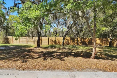 832 Lake Asbury Drive Green Cove Springs FL 32043