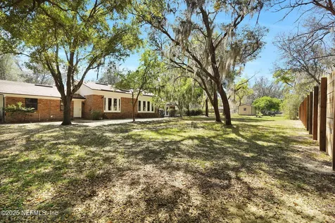 832 Lake Asbury Drive Green Cove Springs FL 32043