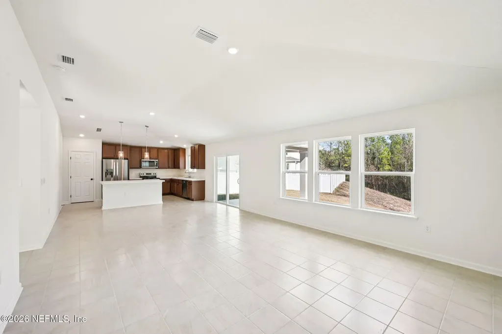 750 Panther Lake Jacksonville FL 32221