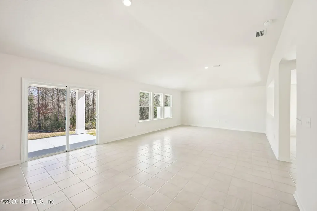 750 Panther Lake Jacksonville FL 32221