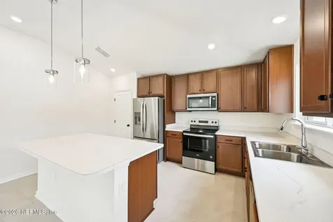 750 Panther Lake Jacksonville FL 32221