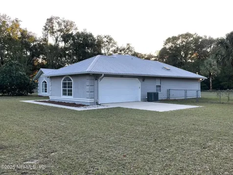 1055 Old Gainesville Highway Interlachen FL 32148