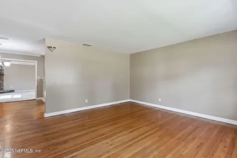 3438 Emerald Isle Circle W Jacksonville FL 32216