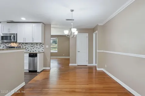 3438 Emerald Isle Circle W Jacksonville FL 32216