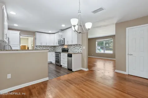 3438 Emerald Isle Circle W Jacksonville FL 32216