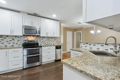 3438 Emerald Isle Circle W Jacksonville FL 32216