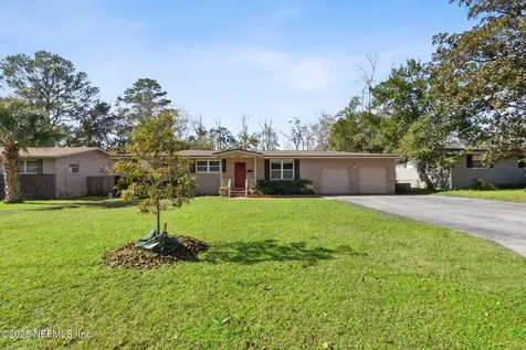 3438 Emerald Isle Circle W Jacksonville FL 32216