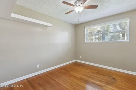 3438 Emerald Isle Circle W Jacksonville FL 32216