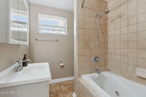 3438 Emerald Isle Circle W Jacksonville FL 32216