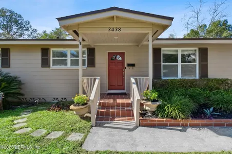 3438 Emerald Isle Circle W Jacksonville FL 32216